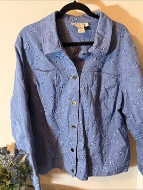 Vintage blue denim shirt by Elana by Tanner Embroidered Button-Front - Women's